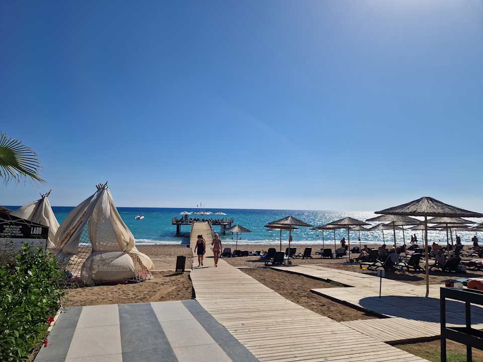 Strand Lago Hotel