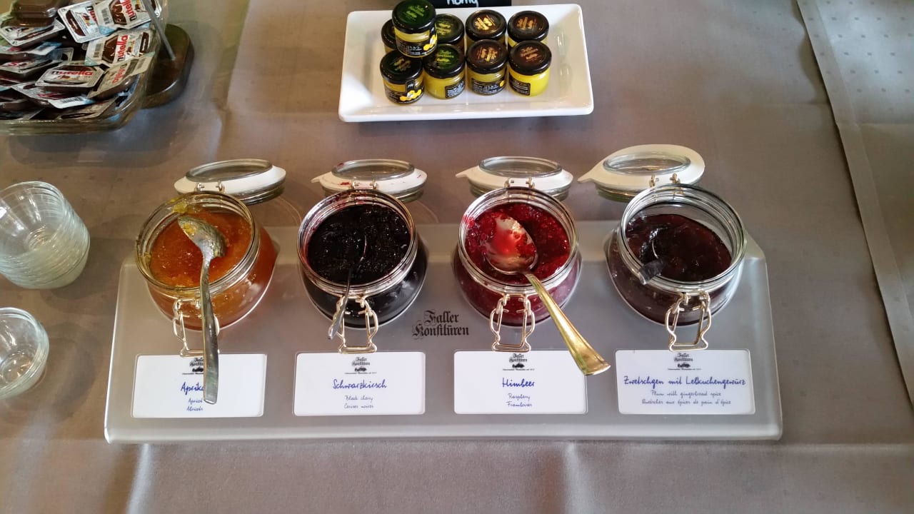 Teil des Frühstückbuffets Hotel Santo