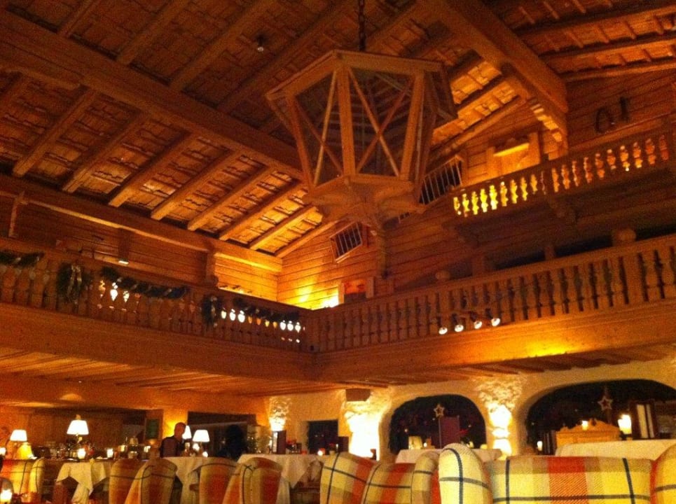 Hotellobby mit Bar Biohotel Stanglwirt