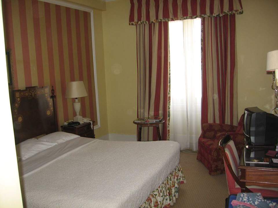 Zimmer versprühen den Charme der 50er Jahren Hotel Avenida Palace