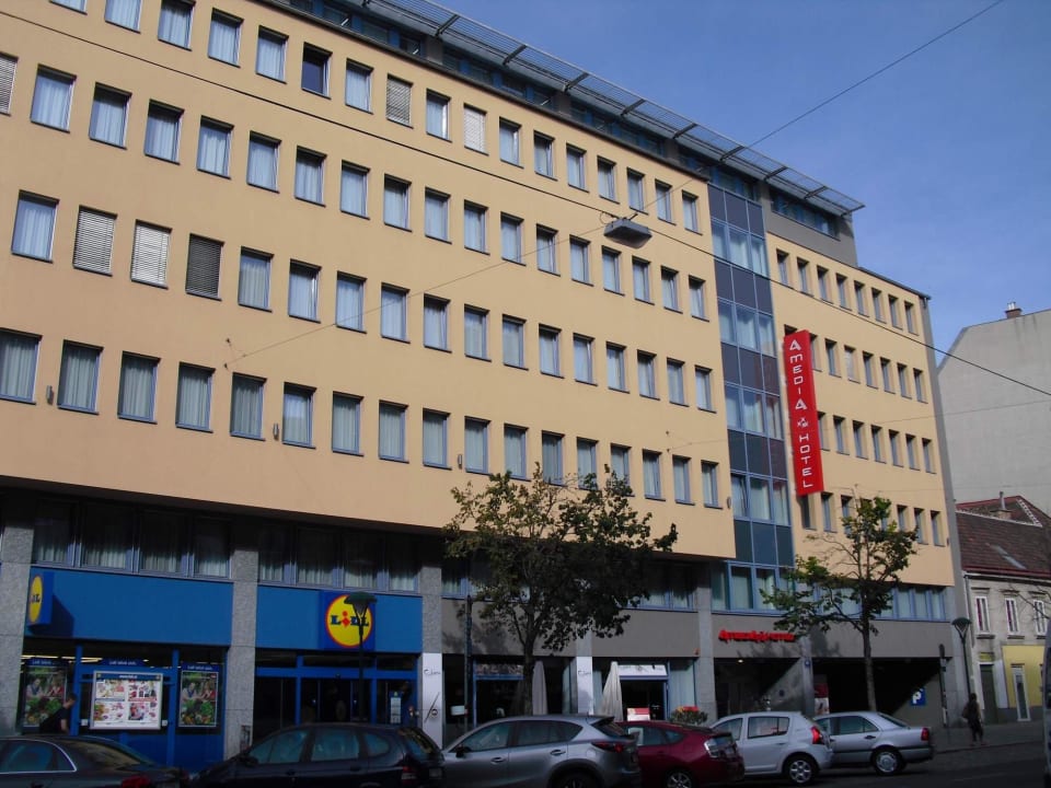 Hotelansicht von anderer Straßenseite Best Western Plus Amedia Wien