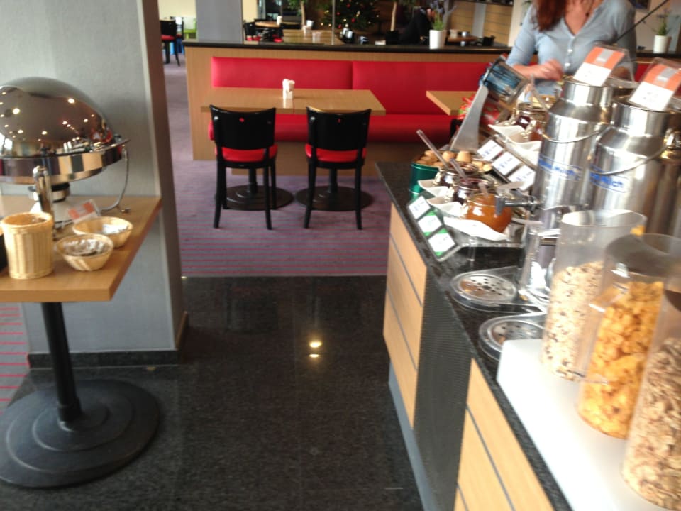 Buffet Holiday Inn Express Frankfurt - Airport