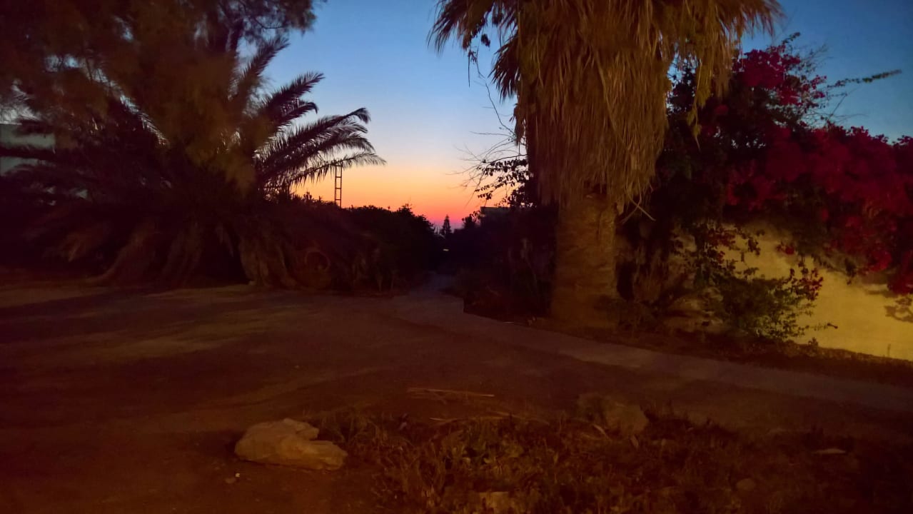 Dämmerung an der Bar Knossos Beach Bungalows Suites Resort & Spa