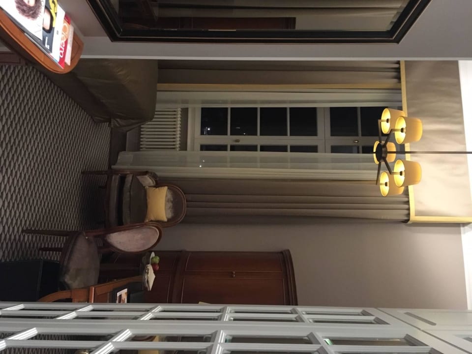 Gang ins Zimmer Althoff Grandhotel Schloss Bensberg