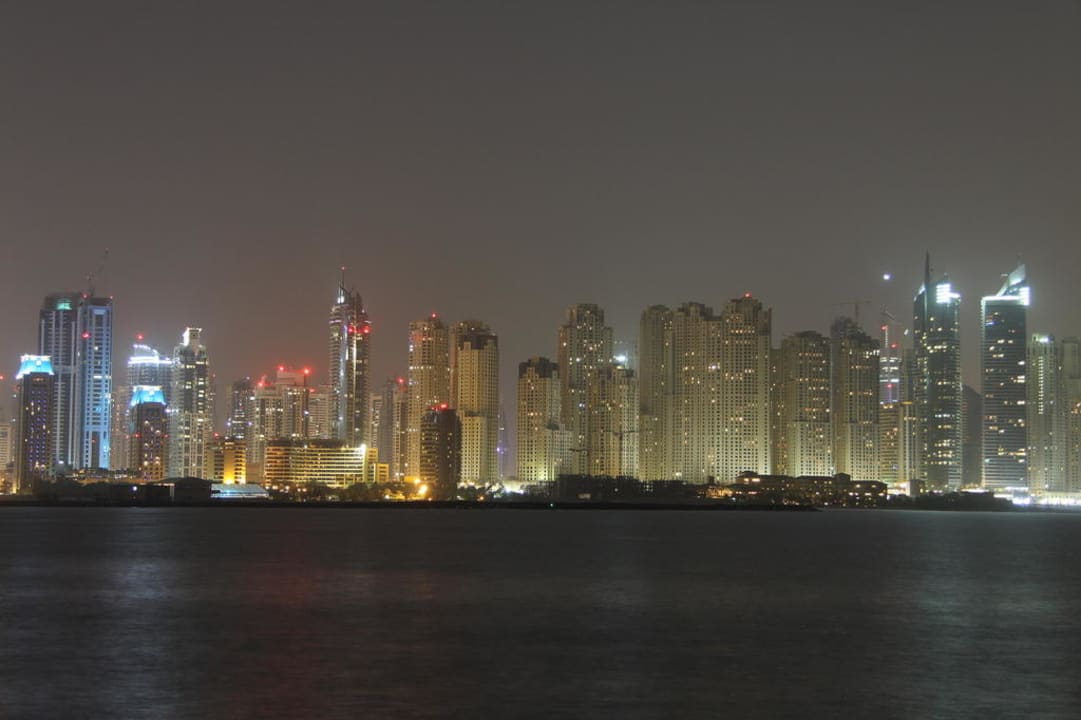 Von der Palme gesehen The Westin Dubai Mina Seyahi Beach Resort & Marina