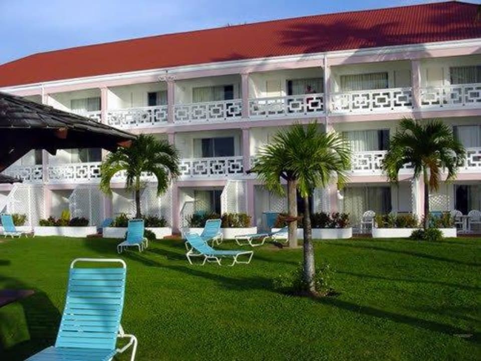 Liegewiese im Rex Hotel  St Lucian by Rex Resorts  (Im Umbau/Renovierung)
