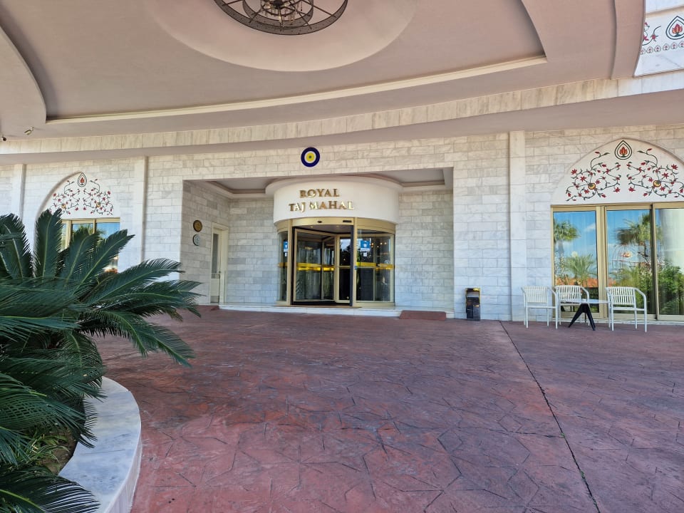 Lobby Royal Taj Mahal Hotel