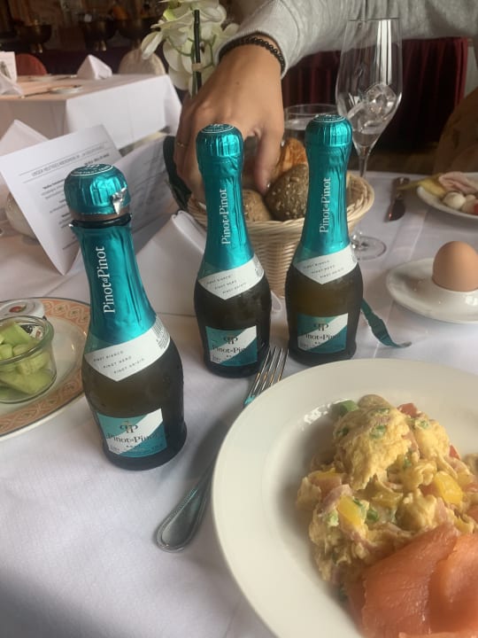 Gastro Wellnesshotel ...liebes Rot-Flüh