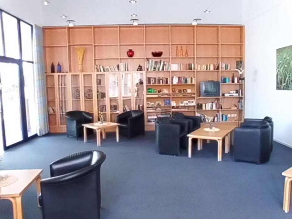 Kaminzimmer mit Bibliothek Jugendherberge Lauenburg Zündholzfabrik