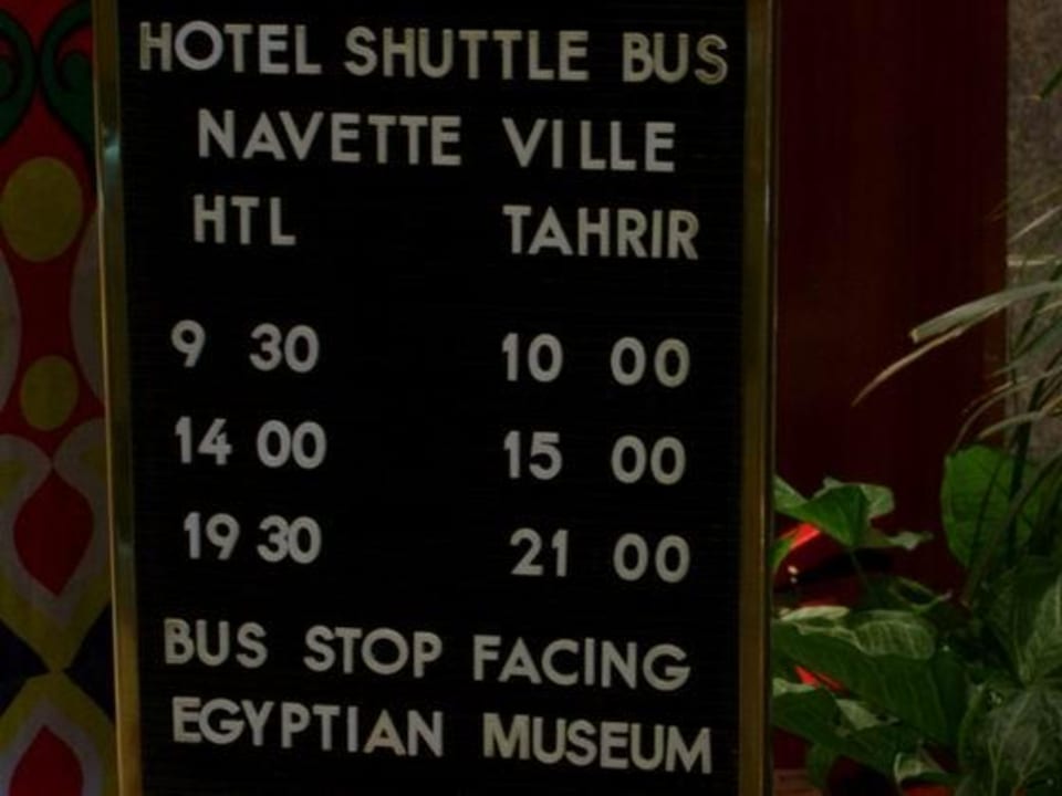 Fahrplan des Shuttle Bus im Sofitel Cairo Maadi Hotel Holiday Inn Cairo Maadi, an IHG Hotel