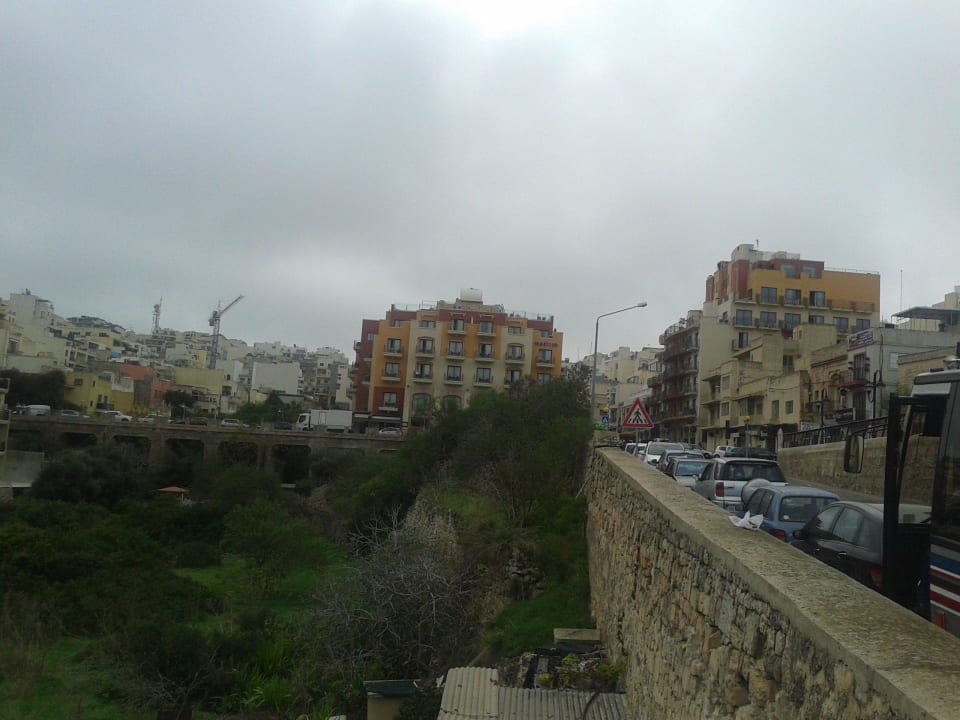 Hauthaus mittig Nebenhaus rechte Seite  Maritim Antonine Hotel & Spa Malta