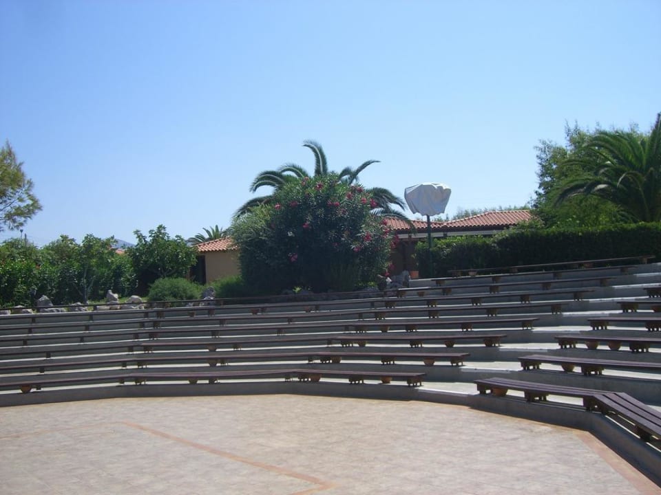 Das Hotel-Theater Anissa Beach & Village