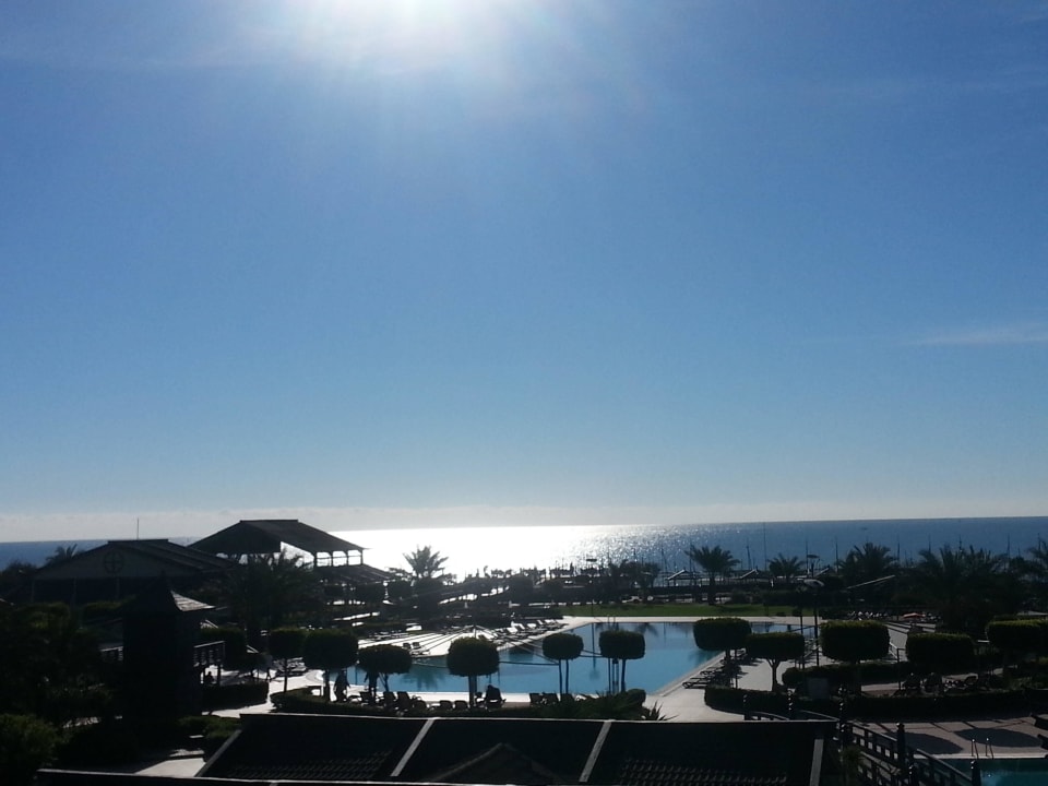 Ausblick beim Frühstück auf der Terrasse Limak Lara Deluxe Hotel & Resort