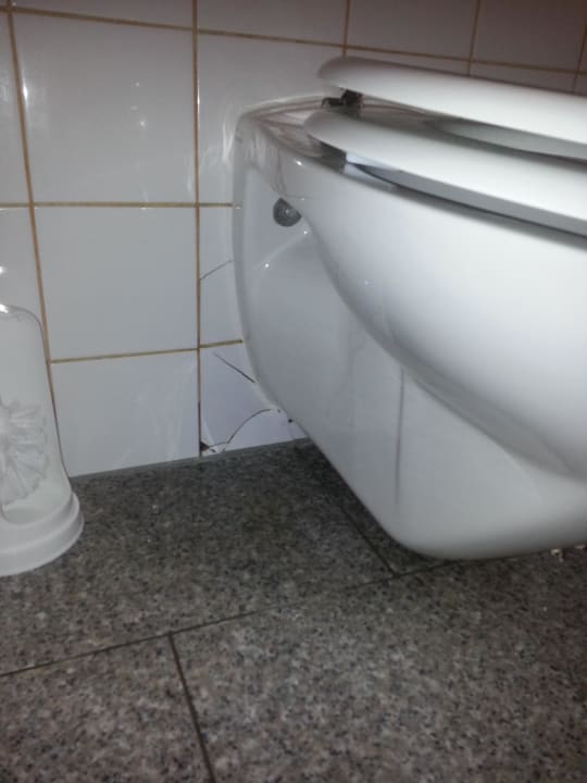 Toilette  Hotel Goldener Hirsch