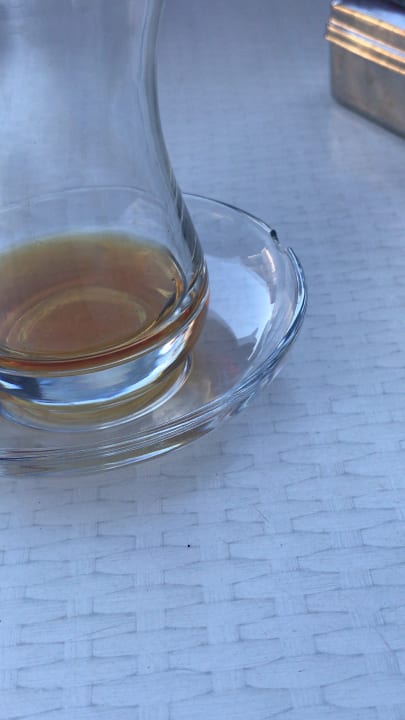 Zerbroche Untertasse Porzellan Teller ebenfalls Salamis Bay Conti Resort Hotel & Casino