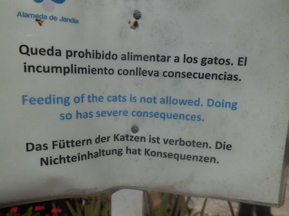 Unschöne Hinweisschilder  Servatur Alameda de Jandía