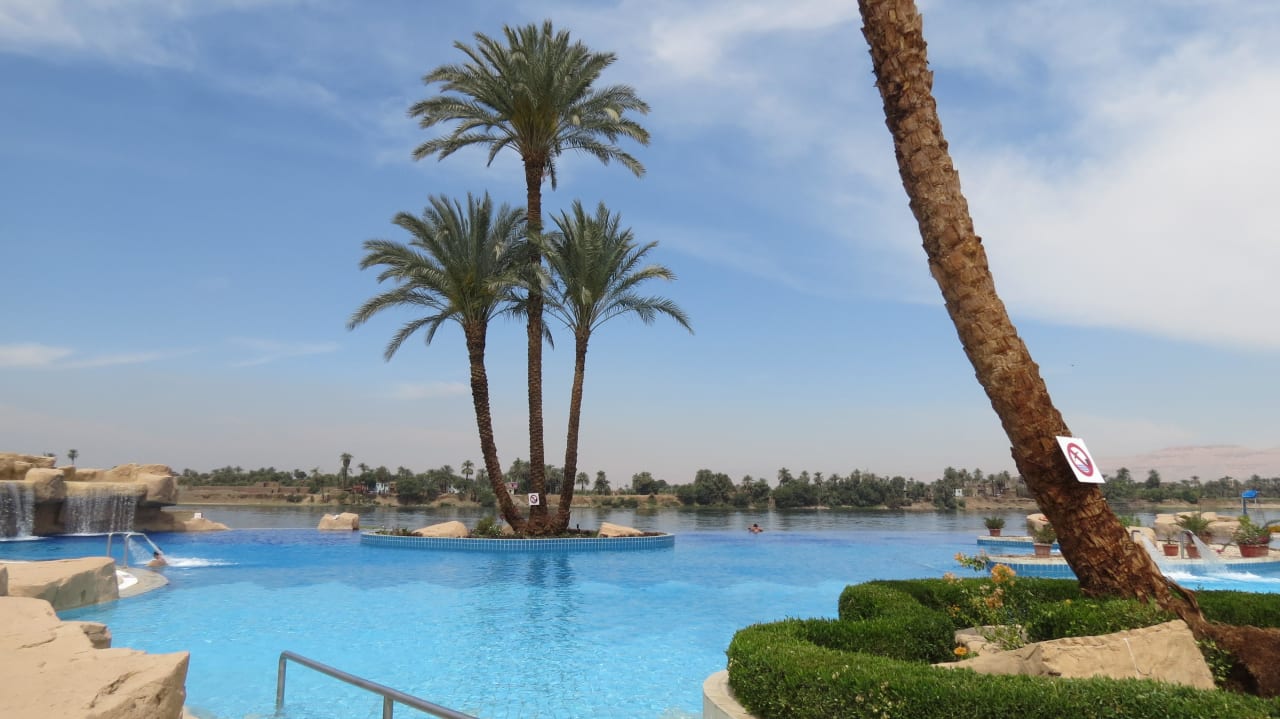 Grosser Pool Jolie Ville Kings Island Luxor