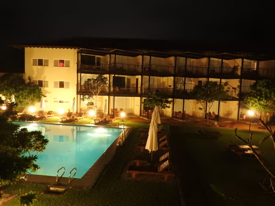 Hotel am Abend Mermaid Hotel & Club