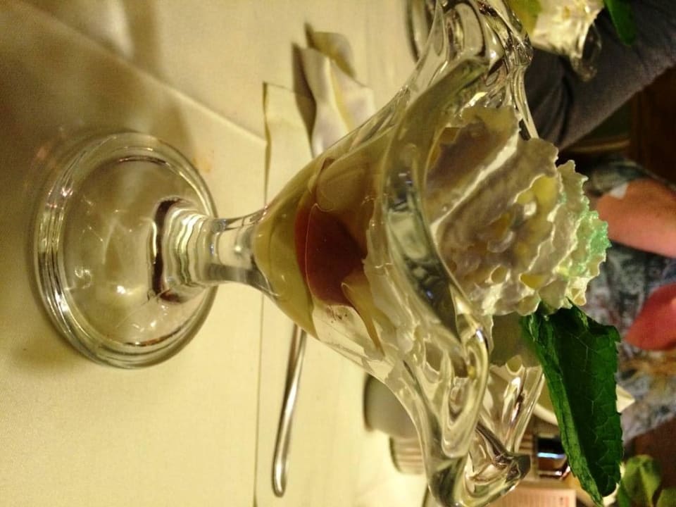 Eis mit Sahne Berghotel Holzer