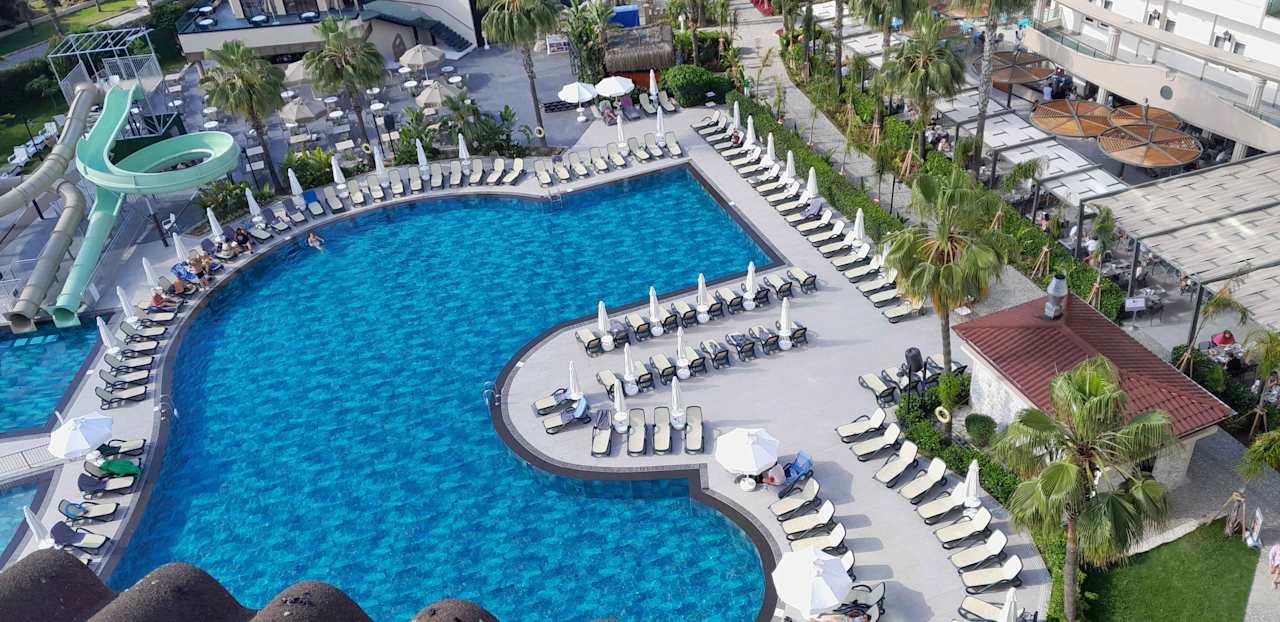 Pool Bella Resort & Spa