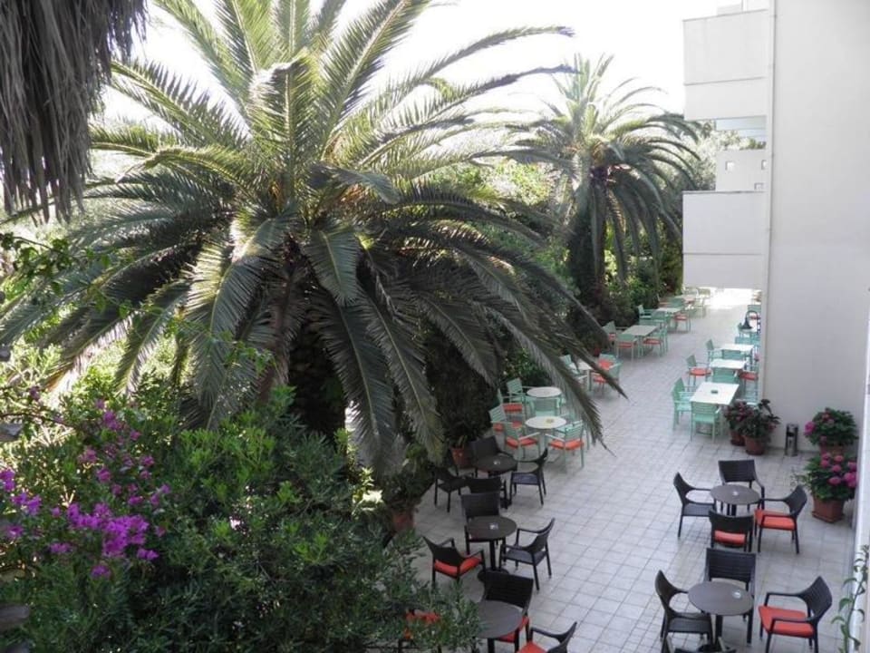 Blick vom Zimmer 1. Stock Hotel Ipsos Beach