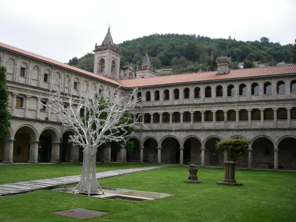 Patio central Hotel Parador de Santo Estevo