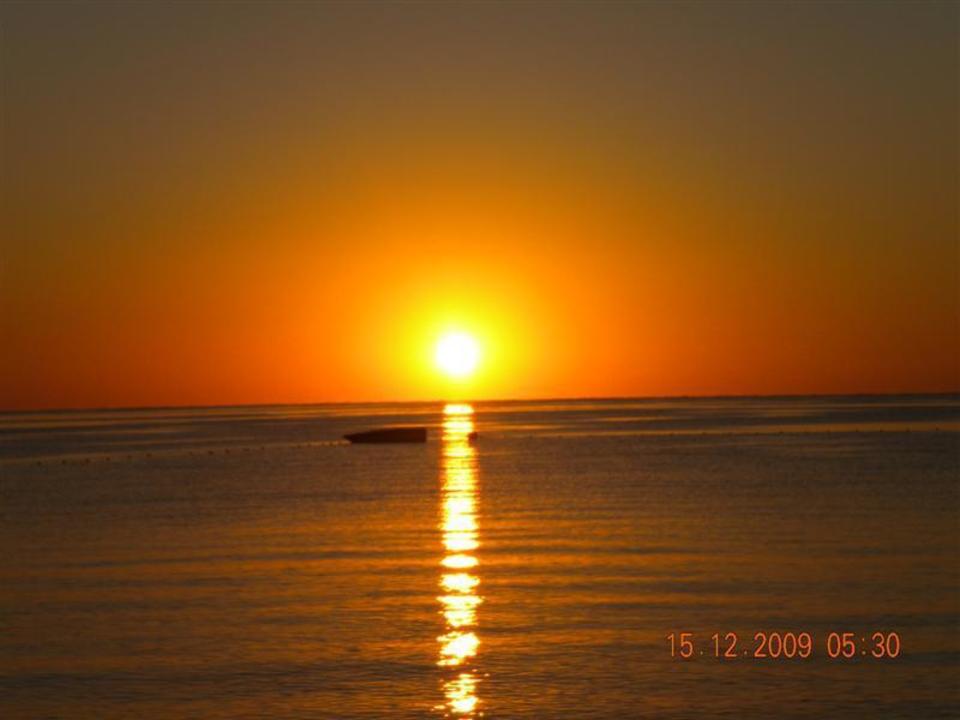 Ein herrlicher Sonnenaufgang Ghazala Beach