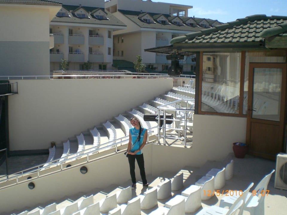 Theater Side Breeze Hotel