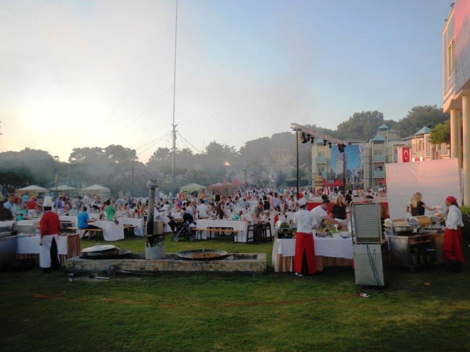 Mottoabend, Nachtessen auf der Eventwies ROBINSON PAMFILYA