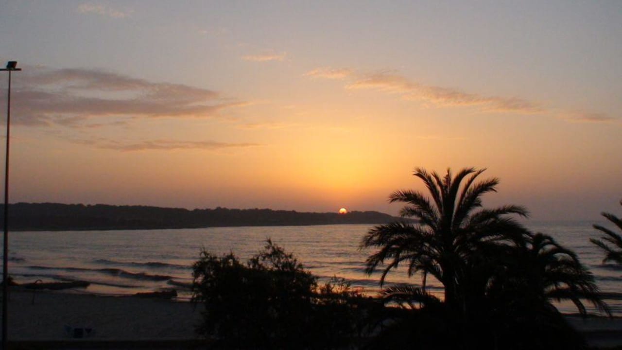 Sonnenaufgang vom Balkon Hipotels Mediterraneo