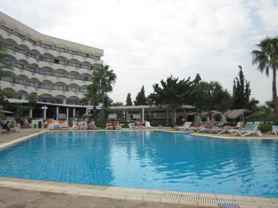 Pool  Crystal Springs Beach Hotel