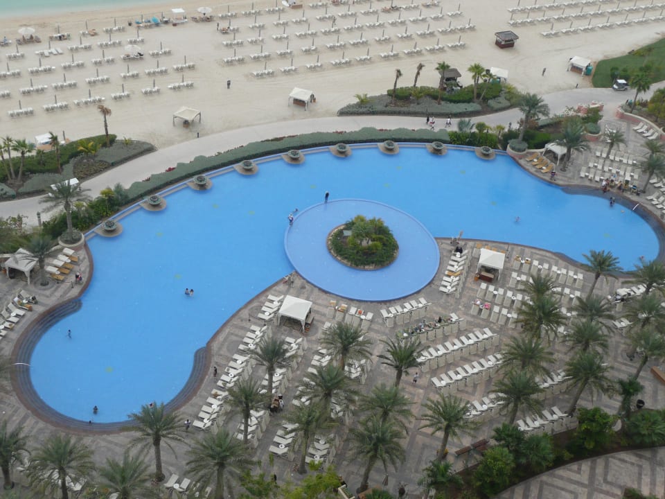 Blick auf den Pool Atlantis, The Palm