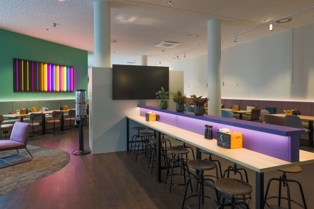 Gastro Holiday Inn - the niu, Wave Karlsruhe Oststadt