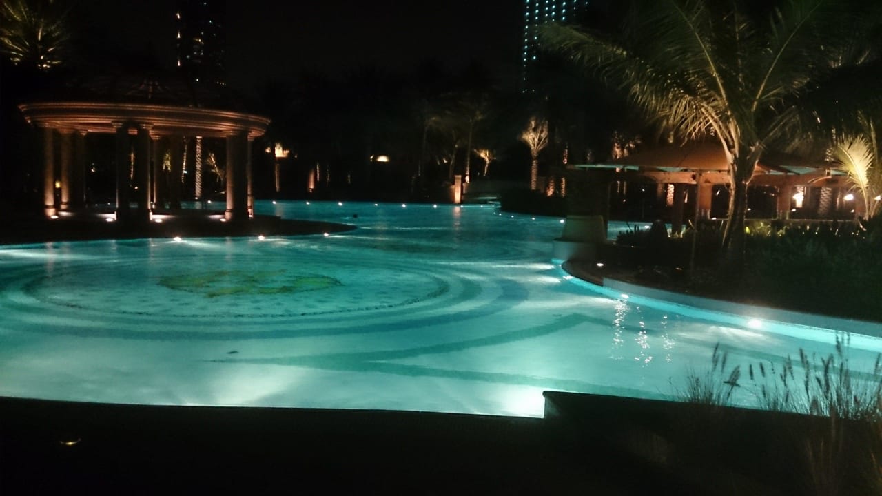 Bei Nacht auch wunderbar Emirates Palace Mandarin Oriental