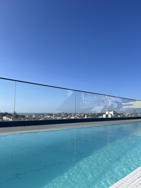 Pool Moxy Lisbon City