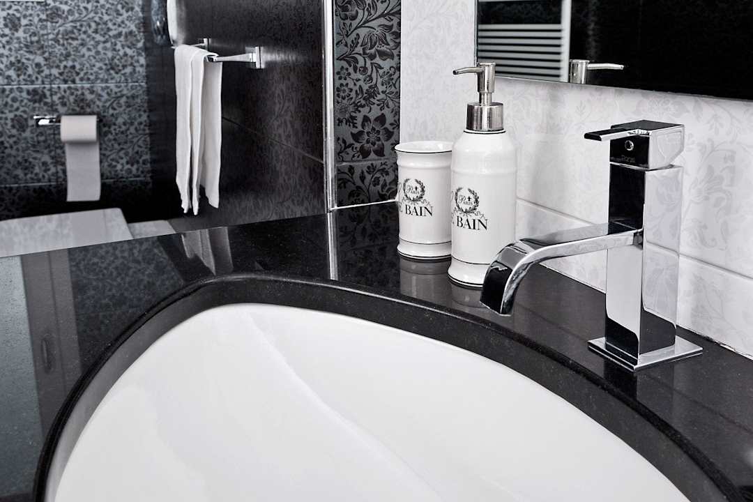 Suite Bath Hotel Touring