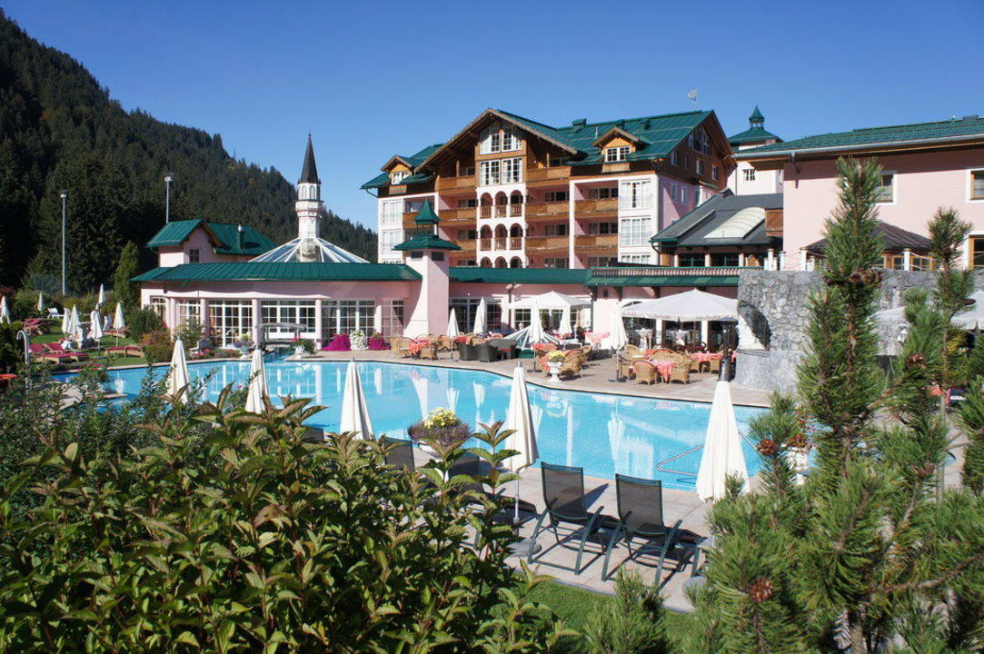 Hotel & Pool Wellnesshotel ...liebes Rot-Flüh