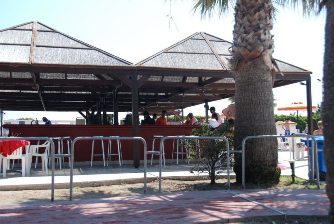 Bar przy basenie Doreta Beach Resort & Spa