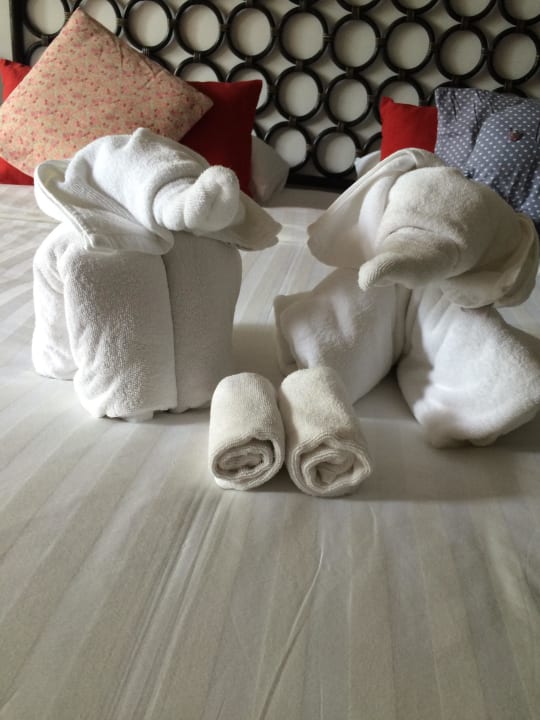 Tiere aus Handtüchern gezaubert Moracea by Khao Lak Resort