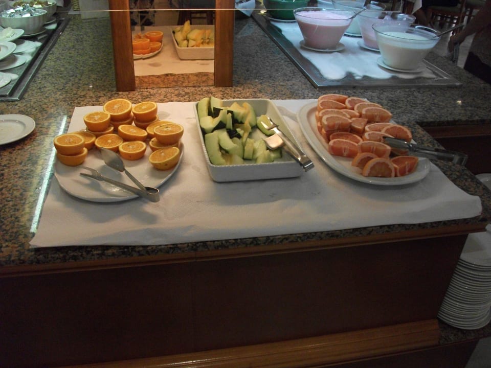 Teile des Morgen-Büffet Garbí Cala Millor