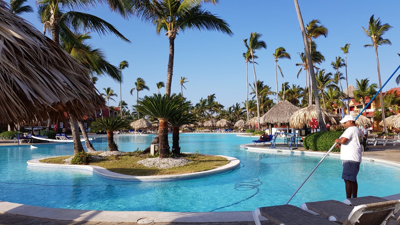 Pool Punta Cana Princess All Suites Resort & Spa