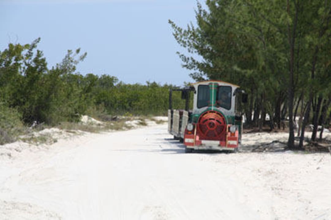 Hotelbahn zu den anderen Stränden Hotel Cayo Largo del Sol