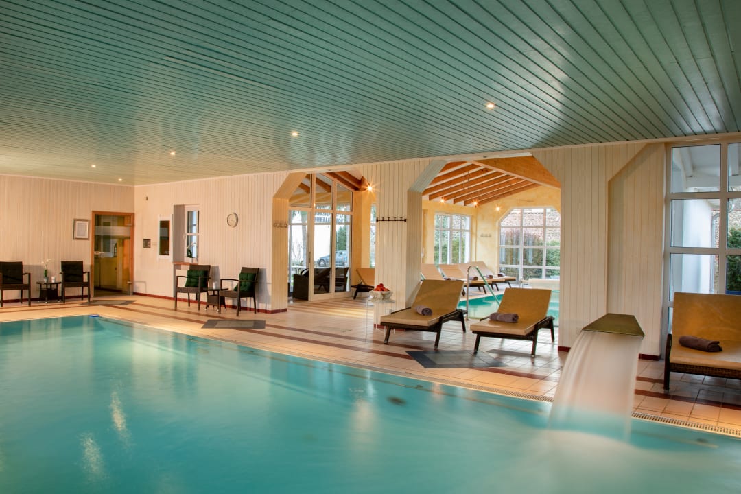 Pool Hotel Quellenhof