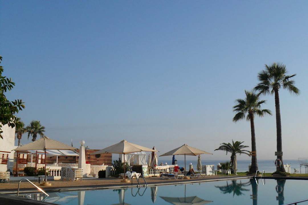 Piscine et scene animation Alassio Hotel and Thalasso