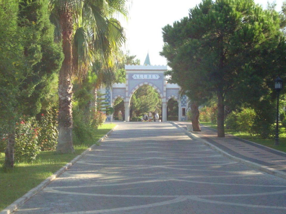 Einfahrt Clubanlage Ali Bey Club