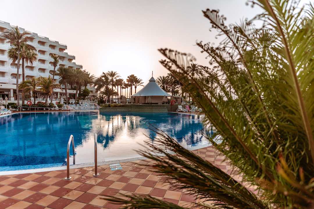 Pool Hotel Riu Palace Tres Islas