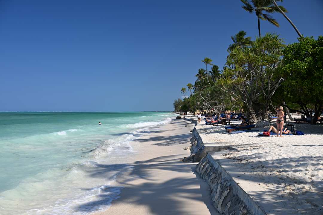 Strand Neptune Pwani Beach Resort & Spa