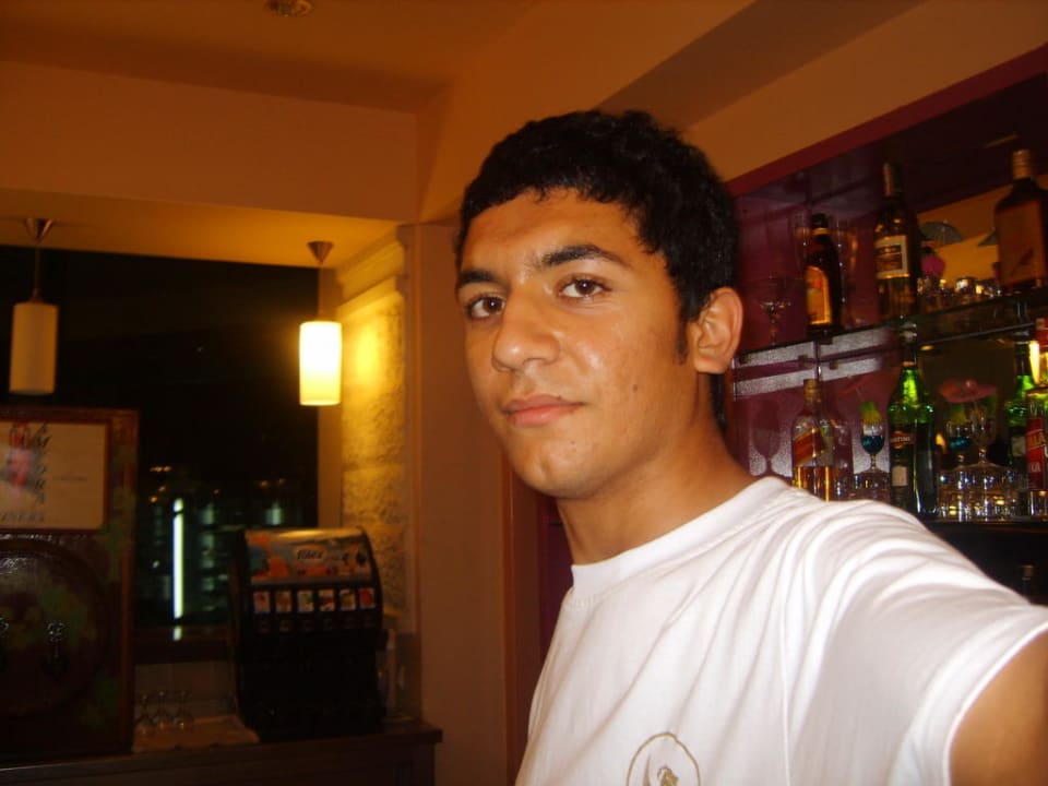 Nasz przyjaciel barman Aska Hotel Just in Beach