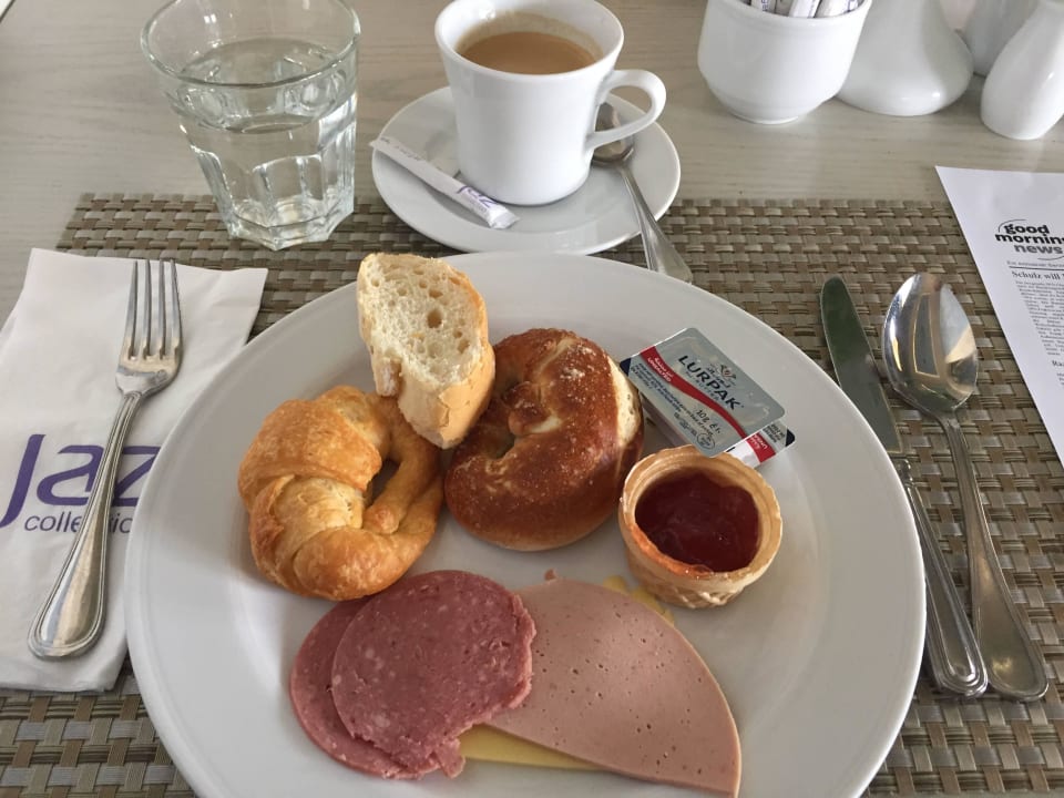 Frühstück Buffet JAZ Aquamarine Resort