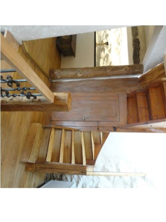 Flur mit Treppe ins DG Ferienanlage Historisches Genoveva Gemach